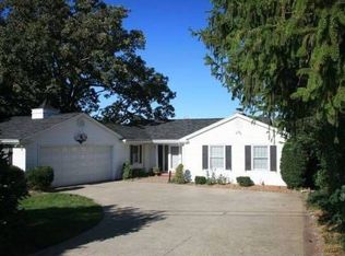 5820 N Prospect Rd, Peoria, IL 61614