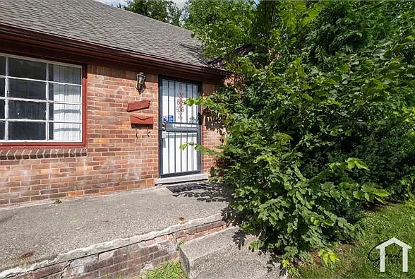 19401 Grandview St — Photo 2
