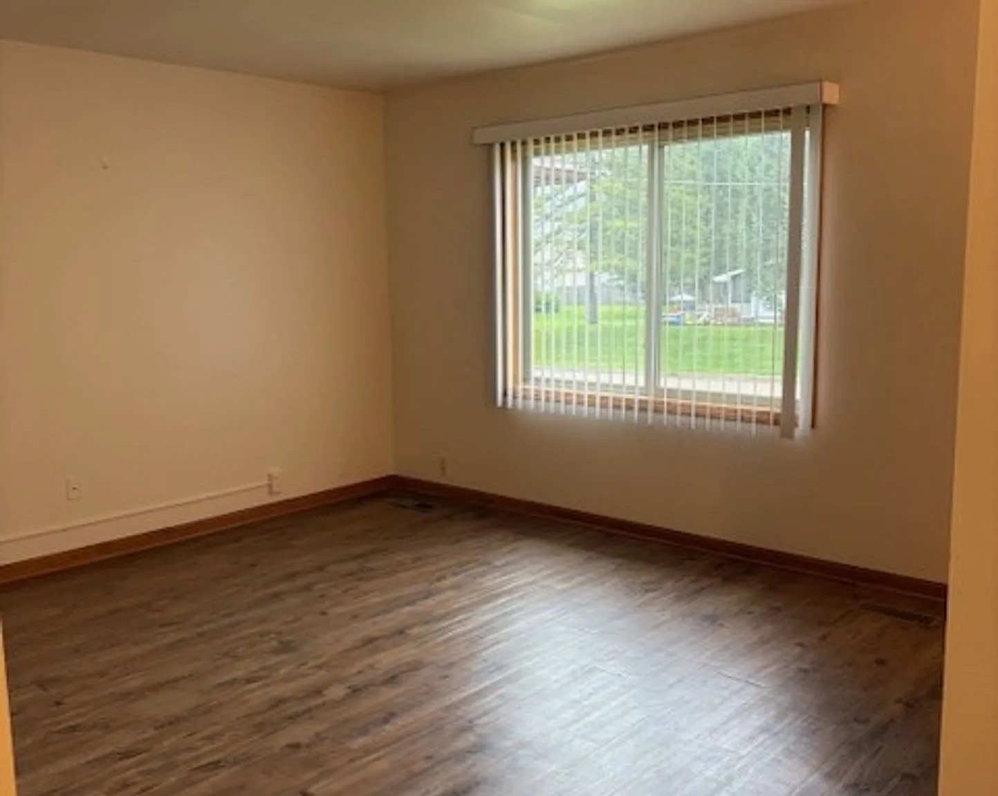 720 Lakeview Drive — Photo 4