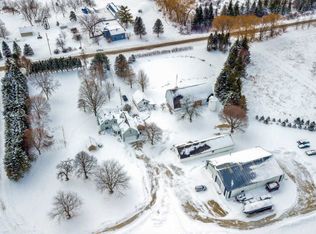 2644 Cedar Sauk Rd, Saukville, WI 53080