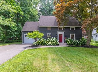 121 Penfield Cres, Rochester, NY 14625