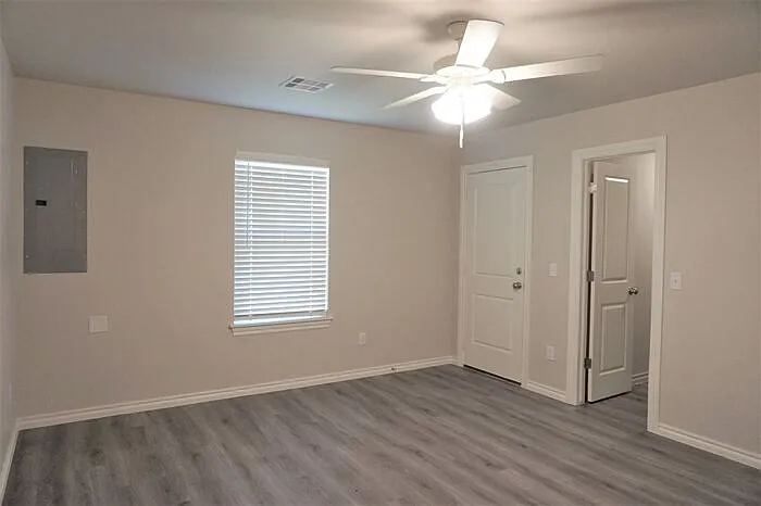 11222 Burnham Ave — Photo 15