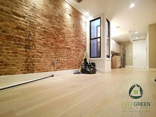 Rented by Evergreen Apartments BK | media 1