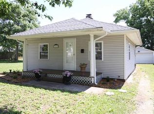 769 Rice St, Wood River, IL 62095