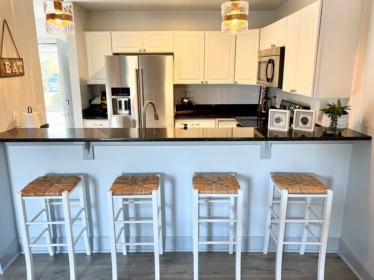 2 bed, 1347 sqft, $2,100 — Photo 4