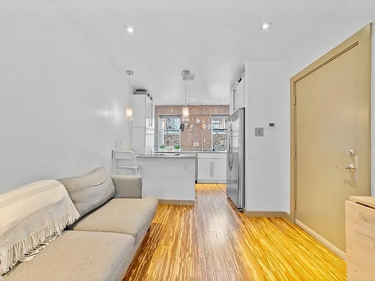 112 Prince St #4 — Photo 2