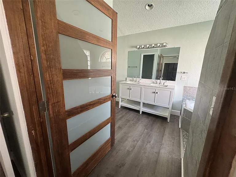 10941 Mill Pond Way — Photo 20