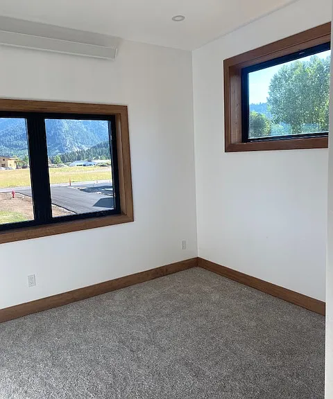 334 Meadows Dr — Photo 16