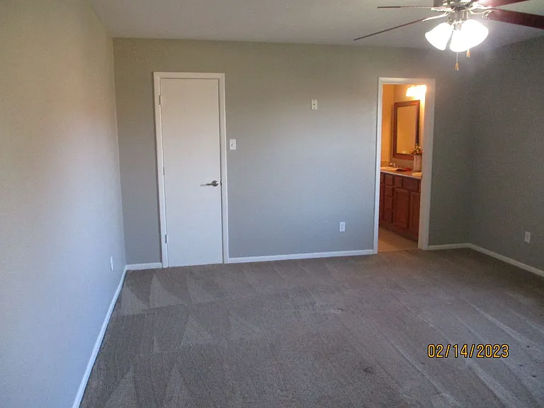 3700 Dauphine Ct — Photo 13