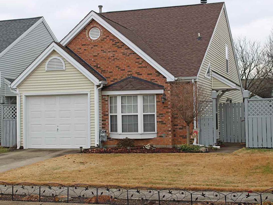 1st image of 5839 Foxfield Dr