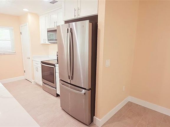 3rd image of 1954 DEERFIELD DRIVE
