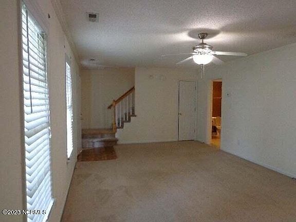 3rd image of 122 Archdale Dr