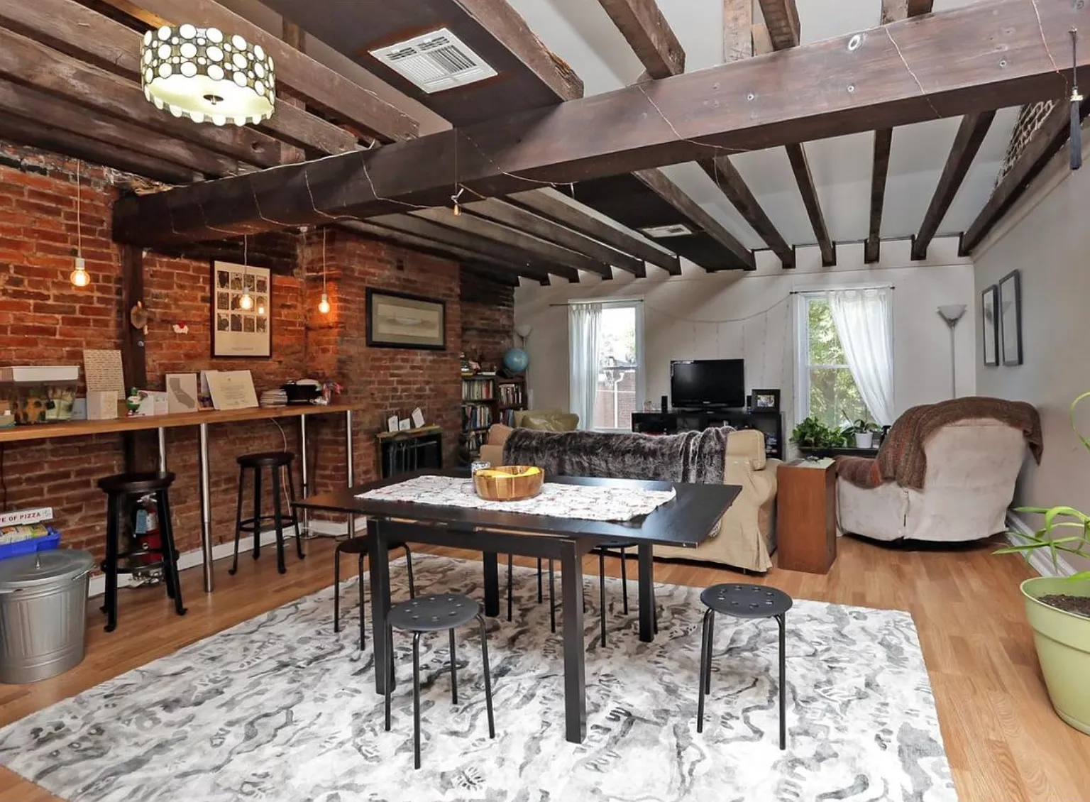 2 bed, 950 sqft, $2,250 — Photo 4
