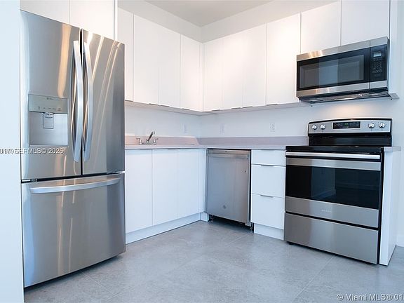 2nd image of 120 NE 71st St #3