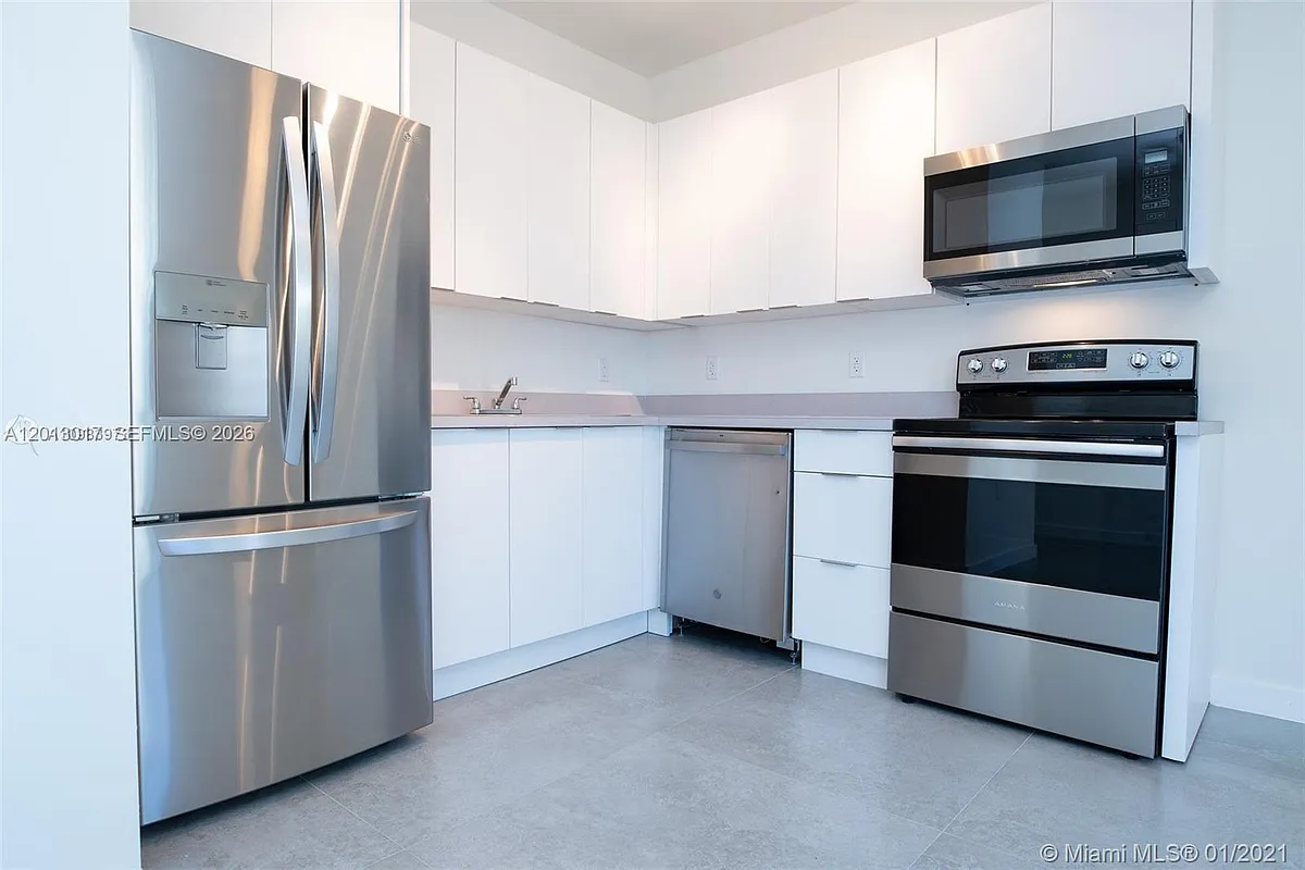 Building Photo - 120 NE 71st St #3