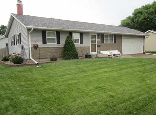 1807 15th Pl, Camanche, IA 52730