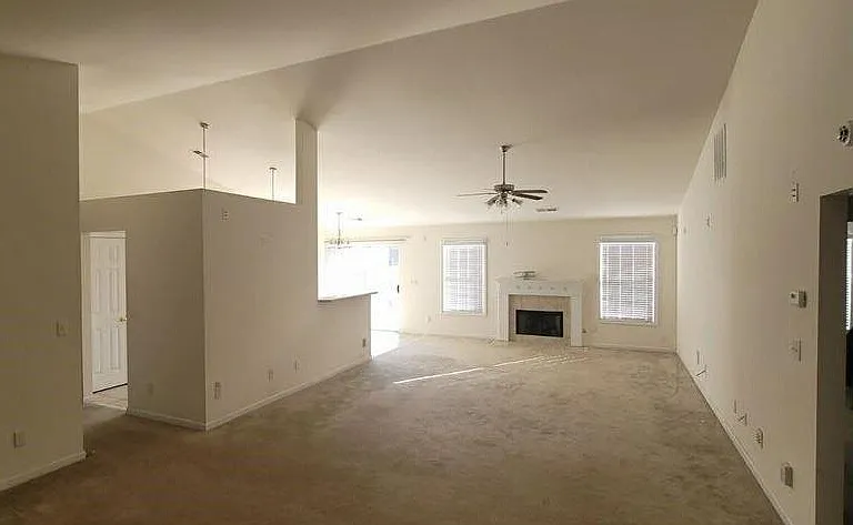 1935 Winnstead Pl — Photo 2