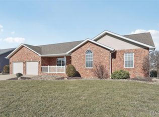 9397 Regency Ln, Breese, IL 62230