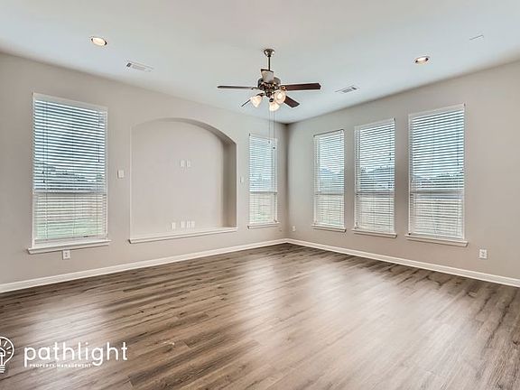 4th image of 5205 Basswood Dr