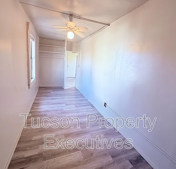 234 E 32nd St #4 — Photo 9