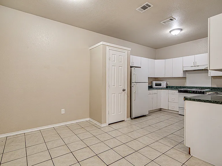 116 Honey Bee Dr #116 — Photo 10