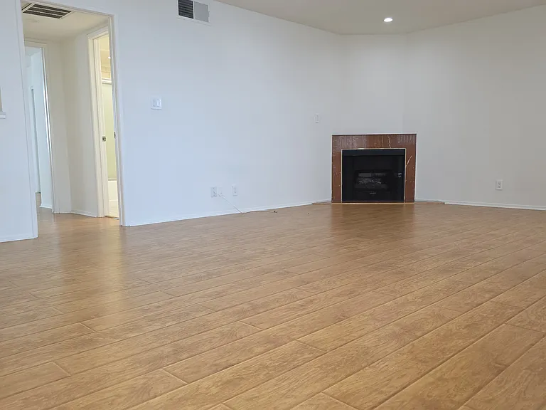 4220 Arch Dr #3 — Photo 3