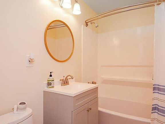 5th image of 10344 Jesmond Dr #A
