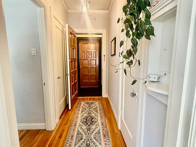 2335 Larkin St #32 — Photo 7