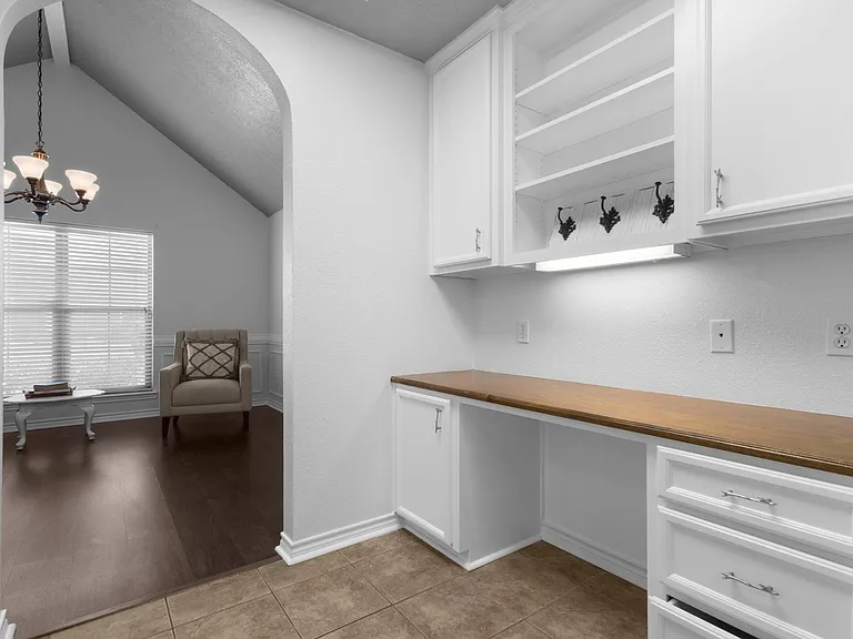 405 Harbor Oaks Dr — Photo 8