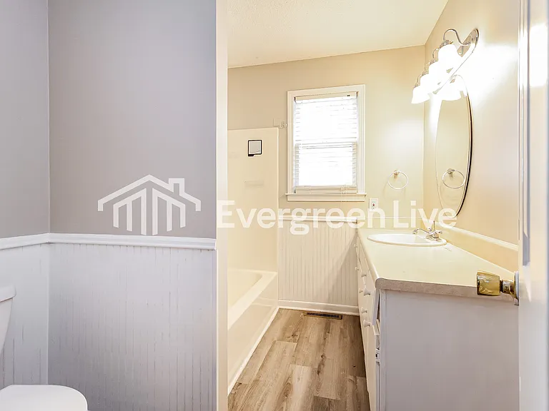 113 Court Dr — Photo 9