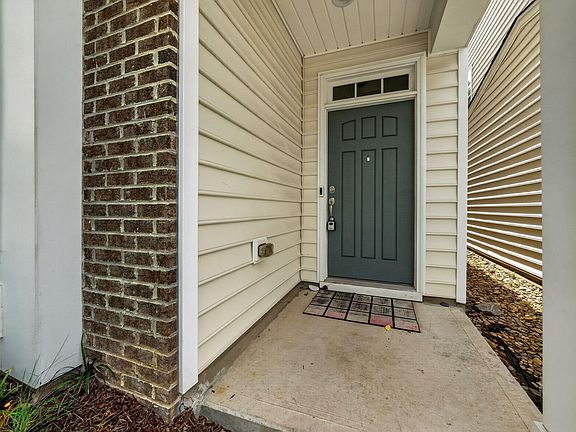 3rd image of 605 Finnbar Dr