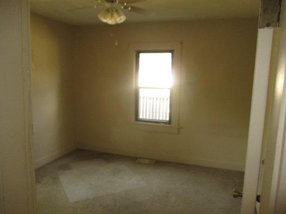 4th image of 1416 Lindley Ave
