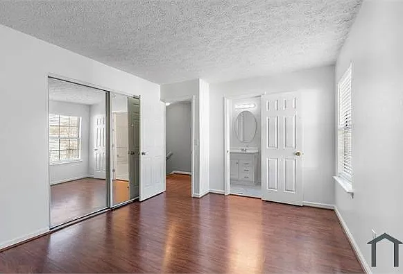 8228 Wynewood Ct — Photo 16