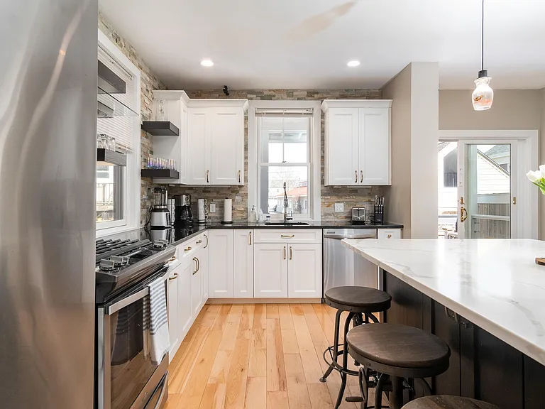 37 Middle St #1 — Photo 9