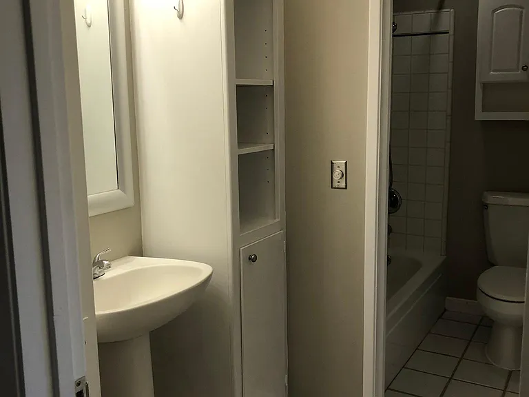 2241 Woodside Ln E #4 — Photo 5