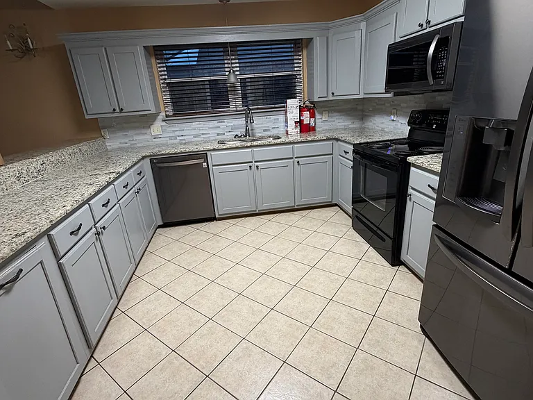 14443 Bywood Ave — Photo 3