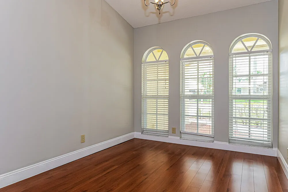 3 bed, 2.0 bath, 2074 sqft, $3,310 — Photo 4