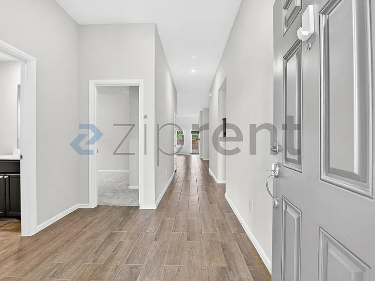 2608 Rambling Rd — Photo 3