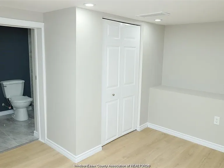 935 Langlois Ave #LOWER — Photo 13