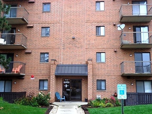 2nd image of 6000 Lake Bluff Dr Unit 701