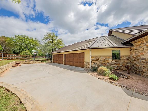 5th image of 700 Skyline Dr