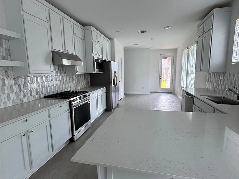6314 Laguna Terra Dr — Photo 3