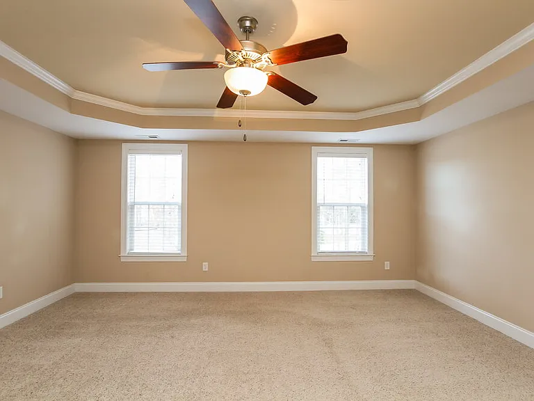 221 Worthington Ct — Photo 7