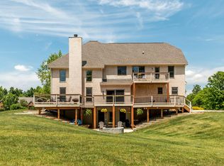 4054 Whispering Creek Ln, Delaware, OH 43015