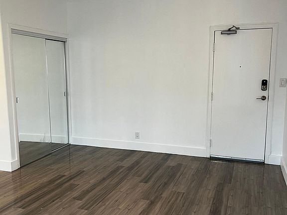 2nd image of 250 S Kenmore Ave #109