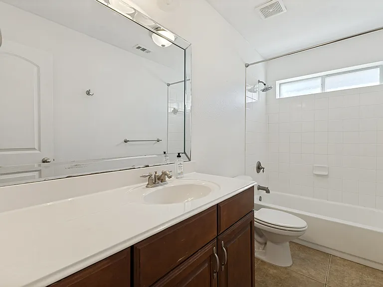 4002 Brownstone Ct — Photo 6