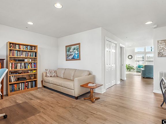 5th image of 1700 Paget Rd #111-B3