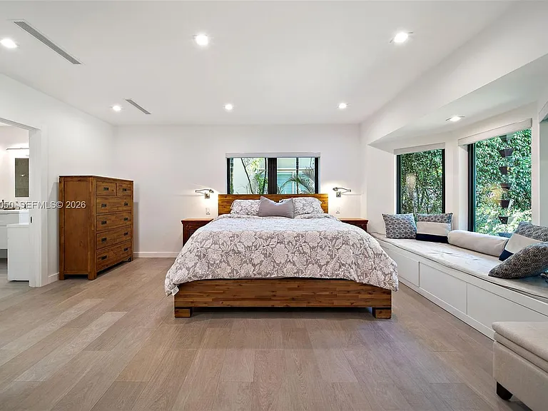 1117 Alfonso Ave — Photo 12