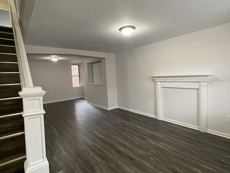 1514 N Luzerne Ave — Photo 4