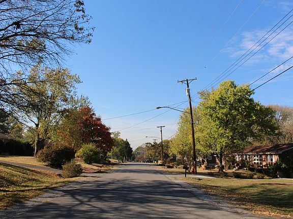 4th image of 422 Glenpark Dr